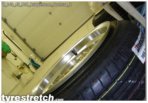 An example of tyre stretch: 165/45 R15 on 8.0J – BRIDGESTONE