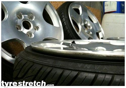 An example of tyre stretch: 185/30 R17 on 8.0J