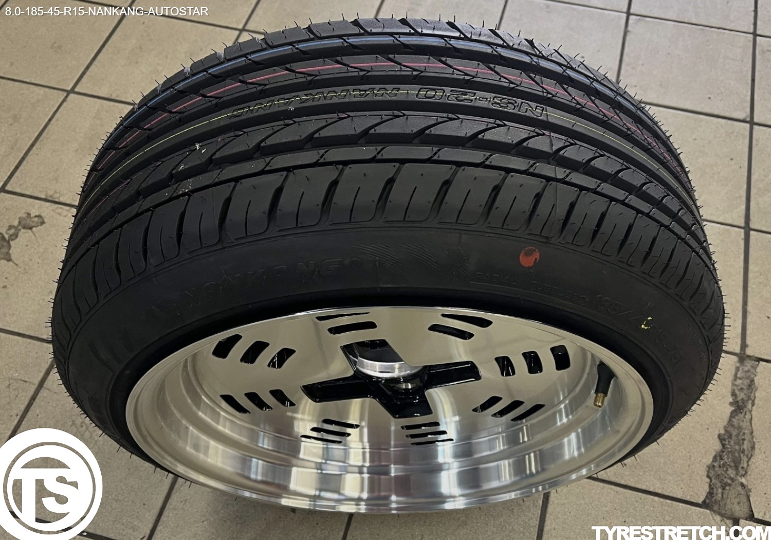 An example of tyre stretch: 185/45 R15 on 8.0J – NANKANG (AUTOSTAR)