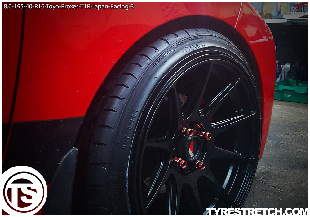 An example of tyre stretch: 195/40 R16 on 8.0J – TOYO (JAPAN RACING)