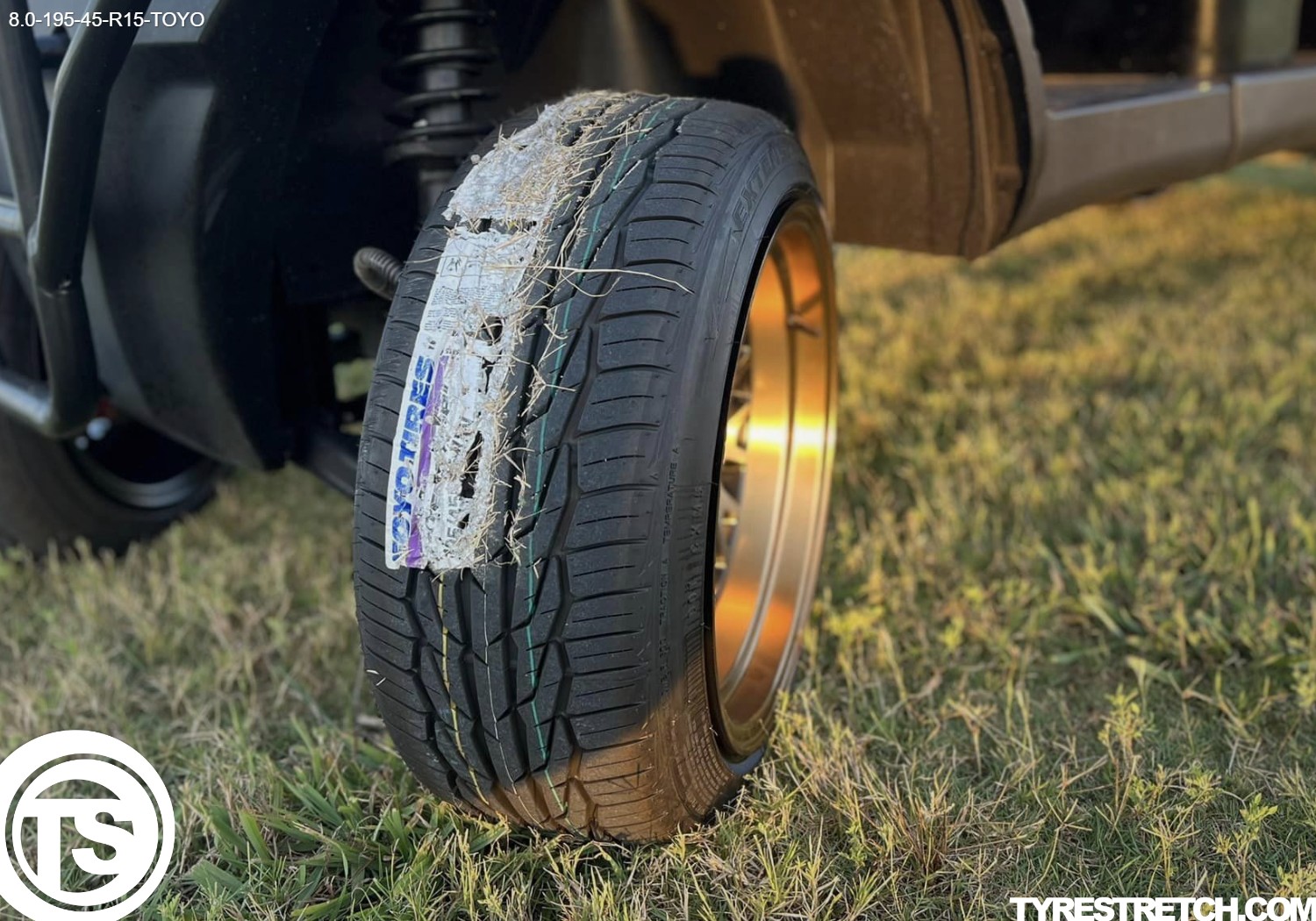 An example of tyre stretch: 195/45 R15 on 8.0J – TOYO