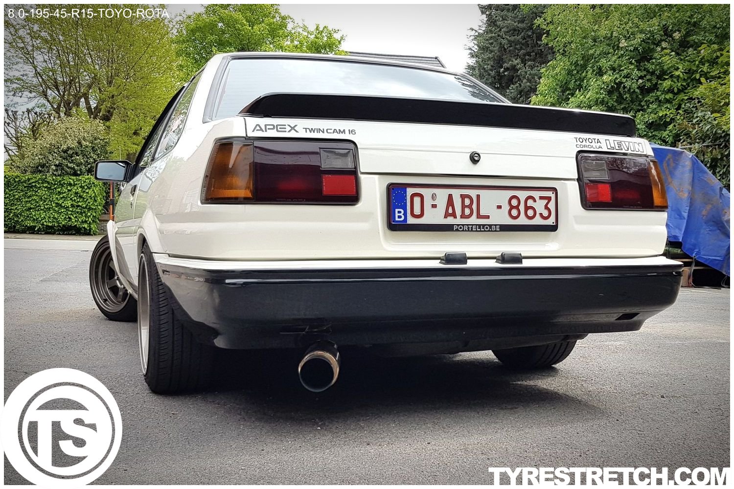 An example of tyre stretch: 195/45 R15 on 8.0J – TOYO (ROTA)