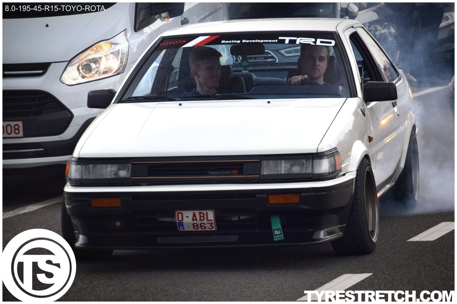 An example of tyre stretch: 195/45 R15 on 8.0J – TOYO (ROTA)