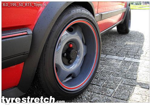 An example of tyre stretch: 195/50 R15 on 8.0J – TOYO