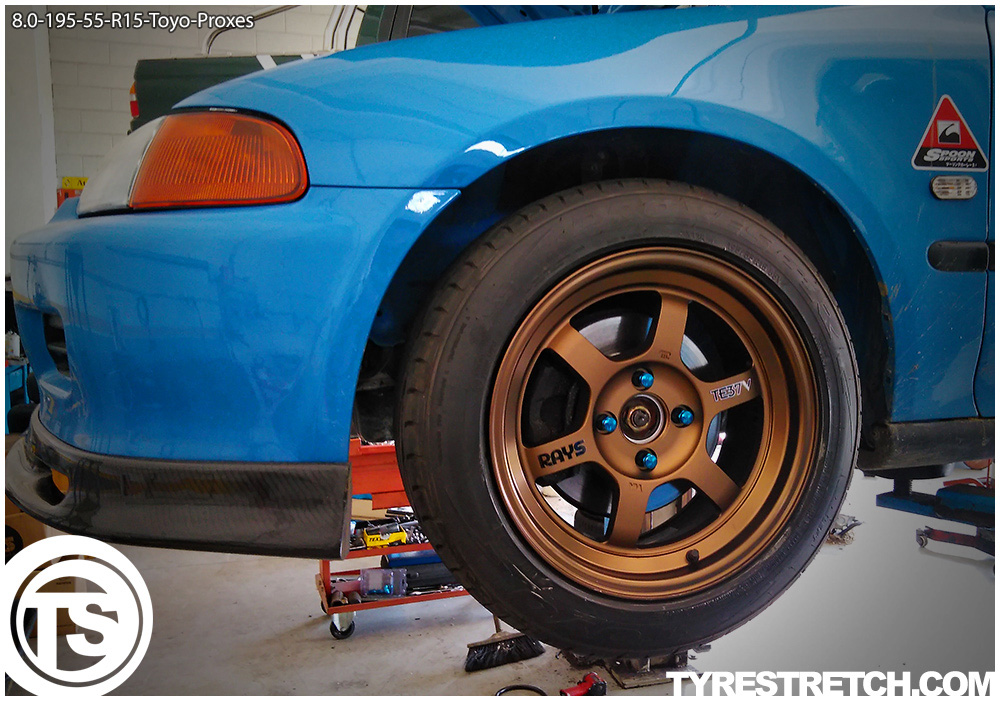 An example of tyre stretch: 195/55 R15 on 8.0J – TOYO