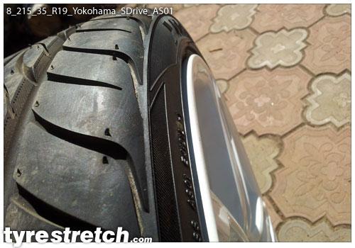 An example of tyre stretch: 215/35 R19 on 8.0J – YOKOHAMA