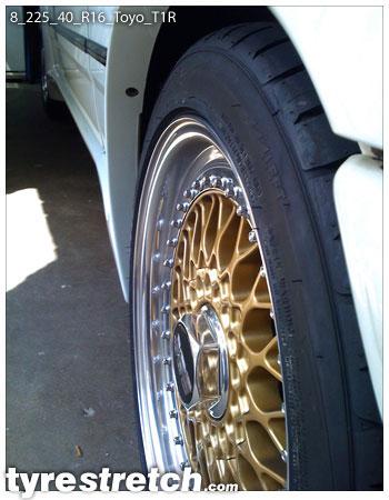 An example of tyre stretch: 225/40 R16 on 8.0J – TOYO