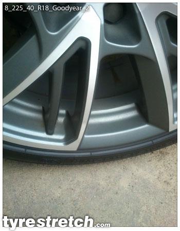 An example of tyre stretch: 225/40 R18 on 8.0J – GOODYEAR