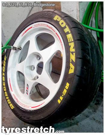 An example of tyre stretch: 225/45 R16 on 8.0J – BRIDGESTONE