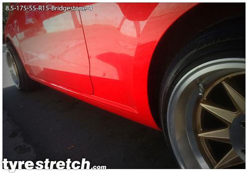 An example of tyre stretch: 175/55 R15 on 8.5J – BRIDGESTONE