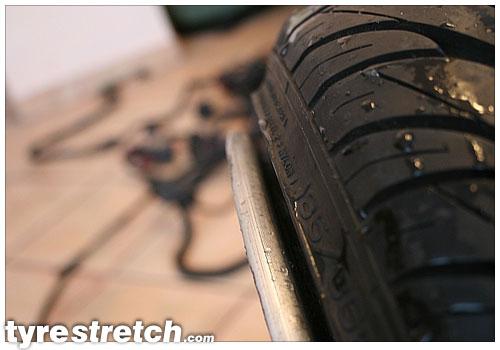 An example of tyre stretch: 185/35 R17 on 8.5J – NANKANG