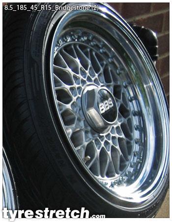 An example of tyre stretch: 185/45 R15 on 8.5J – BRIDGESTONE