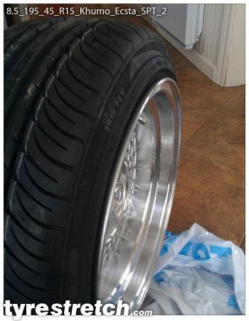 An example of tyre stretch: 195/45 R15 on 8.5J – KUMHO