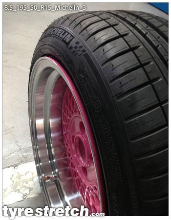 An example of tyre stretch: 195/50 R15 on 8.5J – MICHELIN