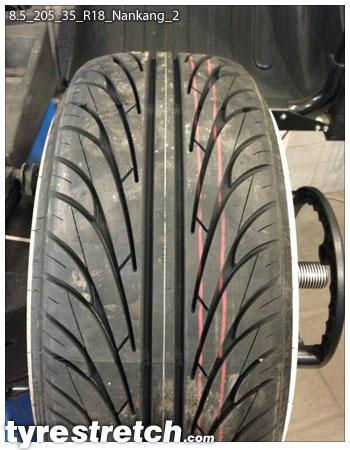 An example of tyre stretch: 205/35 R18 on 8.5J – NANKANG