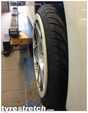 An example of tyre stretch: 205/35 R18 on 8.5J – NANKANG