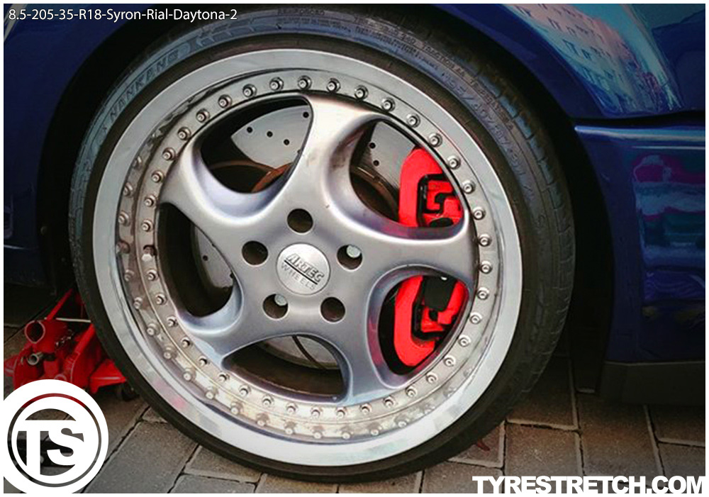 An example of tyre stretch: 205/35 R18 on 8.5J – SYRON (RIAL)