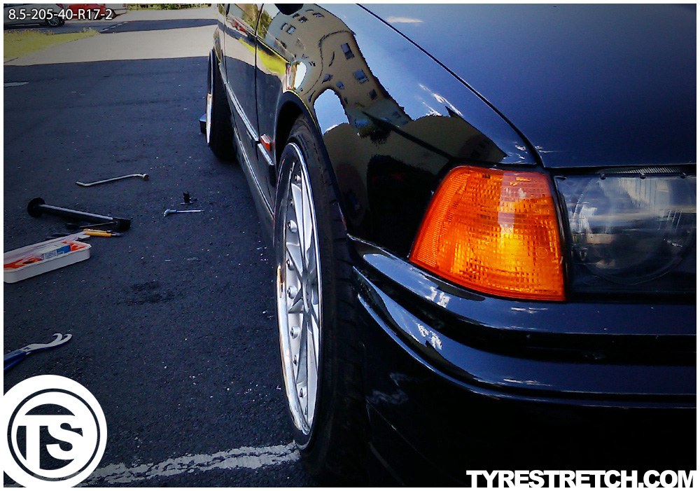 An example of tyre stretch: 205/40 R17 on 8.5J