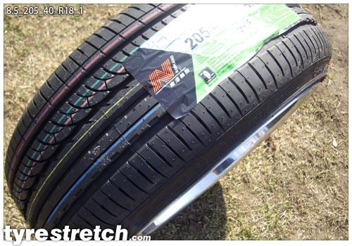 An example of tyre stretch: 205/40 R18 on 8.5J
