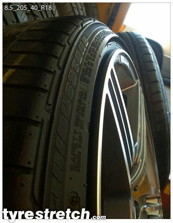 An example of tyre stretch: 205/40 R18 on 8.5J