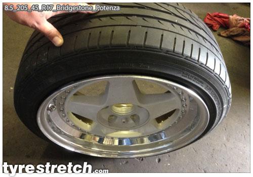 An example of tyre stretch: 205/45 R17 on 8.5J – BRIDGESTONE