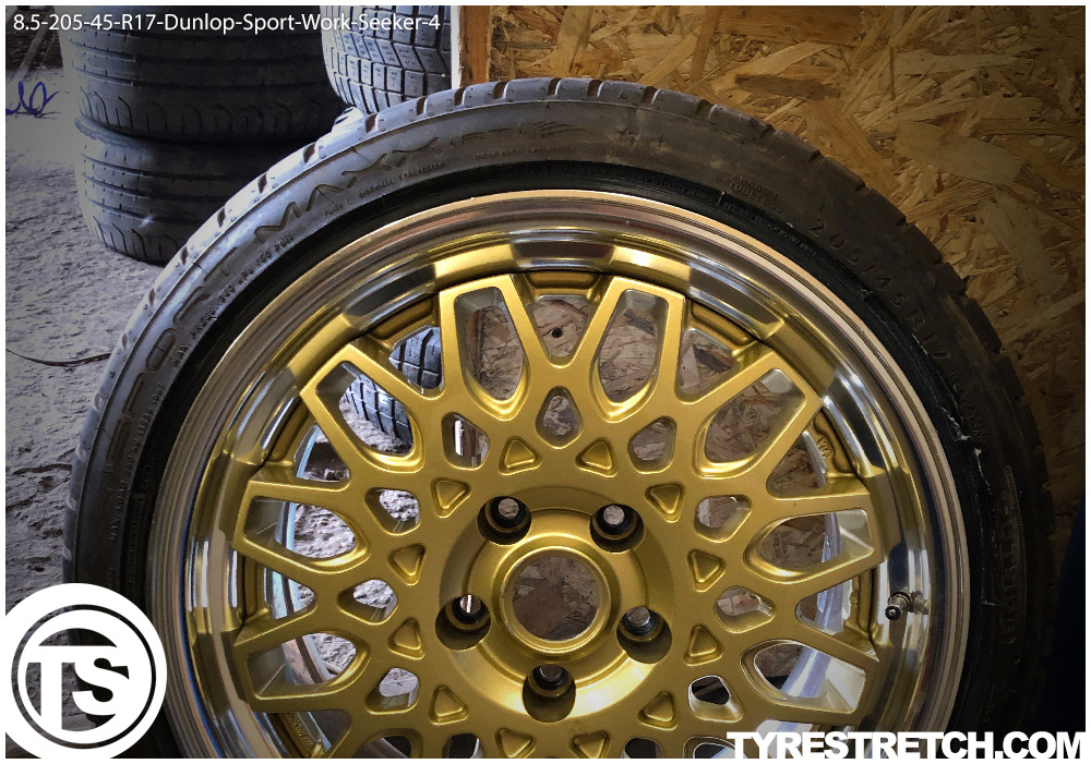 An example of tyre stretch: 205/45 R17 on 8.5J – DUNLOP (WORK)