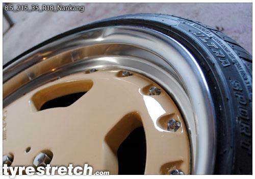 An example of tyre stretch: 215/35 R18 on 8.5J – NANKANG