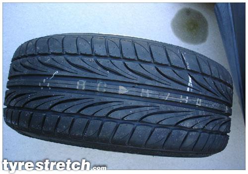An example of tyre stretch: 215/35 R19 on 8.5J – FALKEN