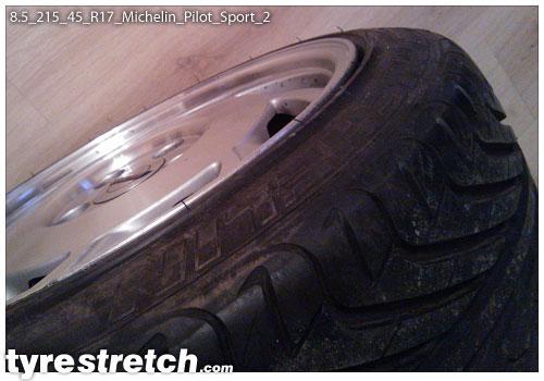 An example of tyre stretch: 215/45 R17 on 8.5J – MICHELIN