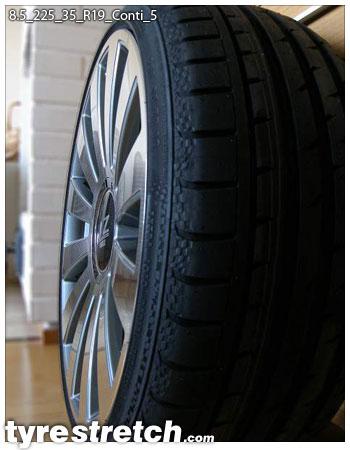 An example of tyre stretch: 225/35 R19 on 8.5J – CONTINENTAL