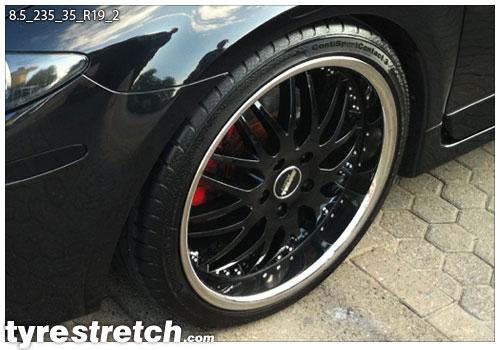 235/35 R19 on 8.5J