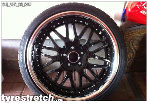 An example of tyre stretch: 235/35 R19 on 8.5J