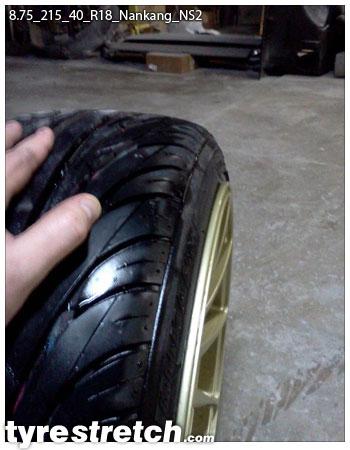 An example of tyre stretch: 215/40 R18 on 8.75J – NANKANG