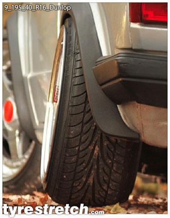 An example of tyre stretch: 195/40 R16 on 9.0J – DUNLOP