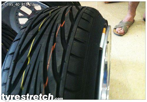 An example of tyre stretch: 195/40 R16 on 9.0J – TOYO