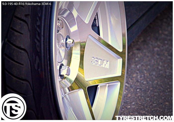 An example of tyre stretch: 195/40 R16 on 9.0J – YOKOHAMA (3SDM)