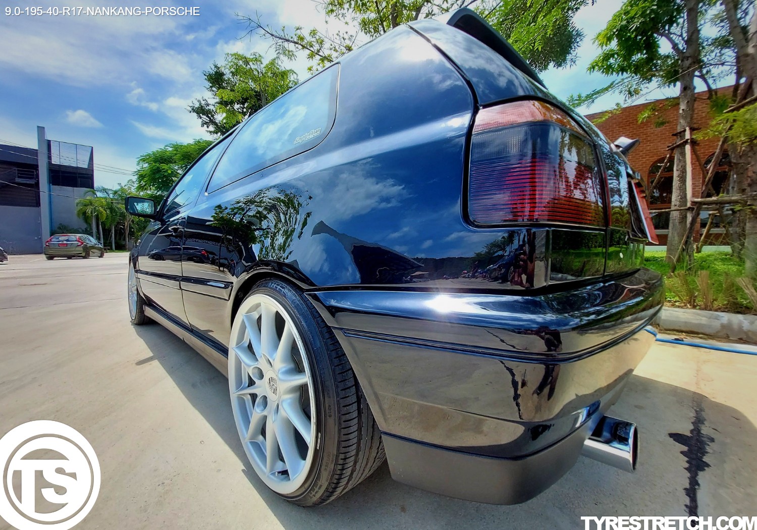 An example of tyre stretch: 195/40 R17 on 9.0J – NANKANG (PORSCHE)