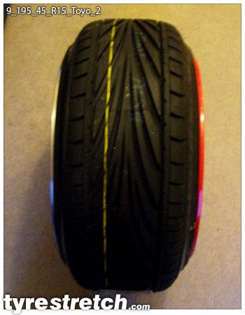 An example of tyre stretch: 195/45 R15 on 9.0J – TOYO