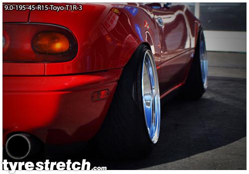 An example of tyre stretch: 195/45 R15 on 9.0J – TOYO