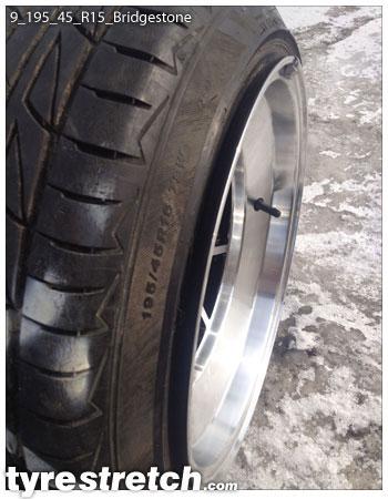 An example of tyre stretch: 195/45 R15 on 9.0J – BRIDGESTONE