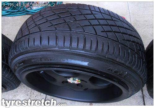 An example of tyre stretch: 195/45 R16 on 9.0J – YOKOHAMA