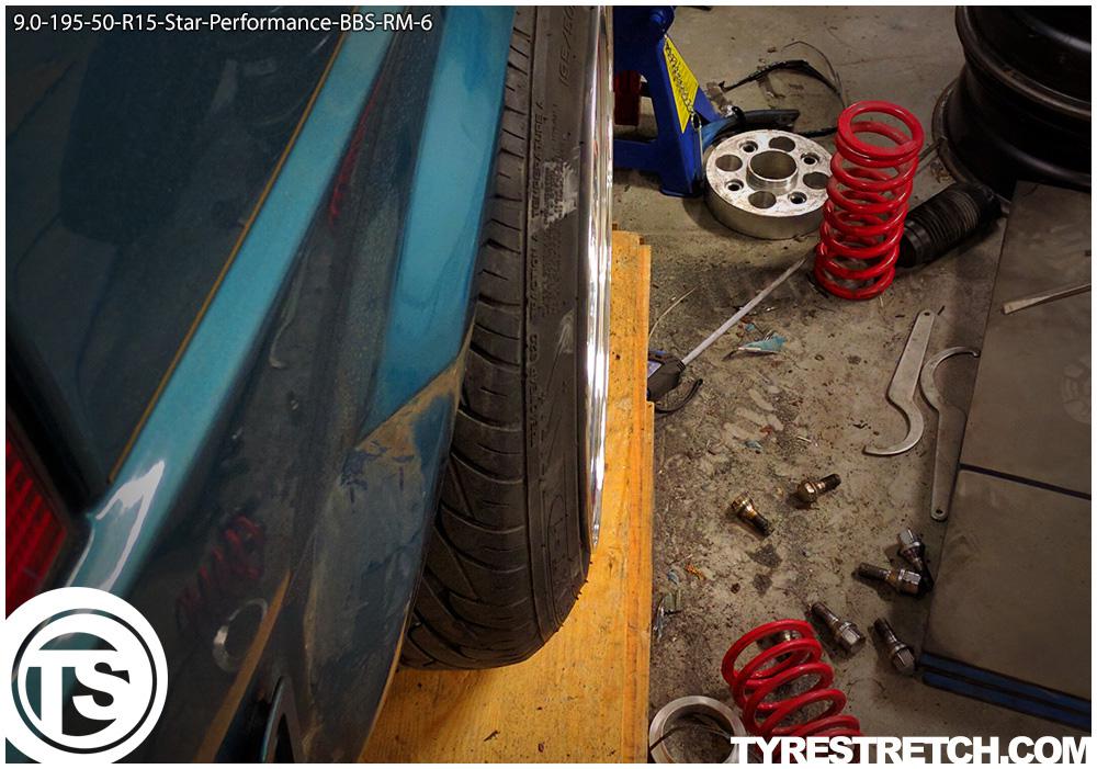 An example of tyre stretch: 195/50 R15 on 9.0J – STAR PERFORMER (BBS)