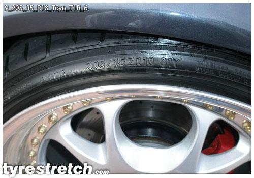 An example of tyre stretch: 205/35 R18 on 9.0J – TOYO