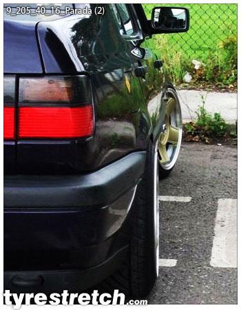 An example of tyre stretch: 205/40 R16 on 9.0J – YOKOHAMA