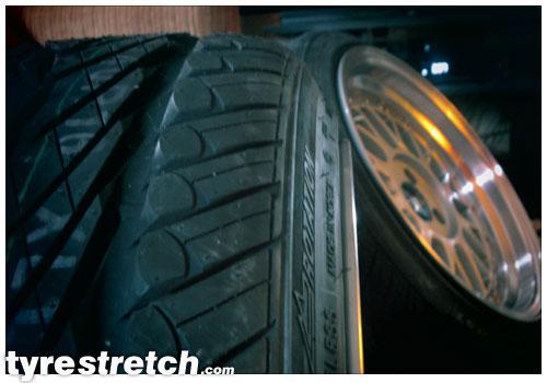 An example of tyre stretch: 205/40 R16 on 9.0J – KUMHO