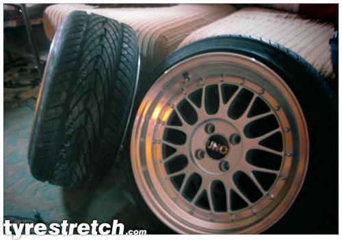 An example of tyre stretch: 205/40 R16 on 9.0J – KUMHO