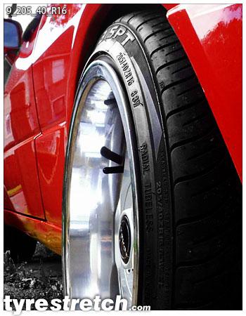 An example of tyre stretch: 205/40 R16 on 9.0J