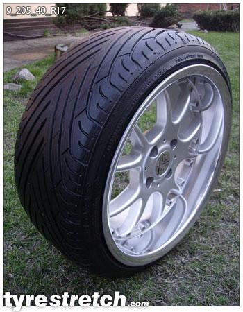 An example of tyre stretch: 205/40 R17 on 9.0J