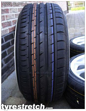 An example of tyre stretch: 205/40 R17 on 9.0J