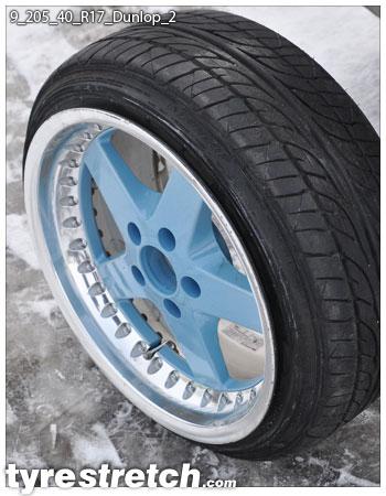 An example of tyre stretch: 205/40 R17 on 9.0J – DUNLOP